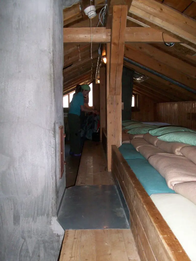 Massenlager auf der Fiderepasshütte